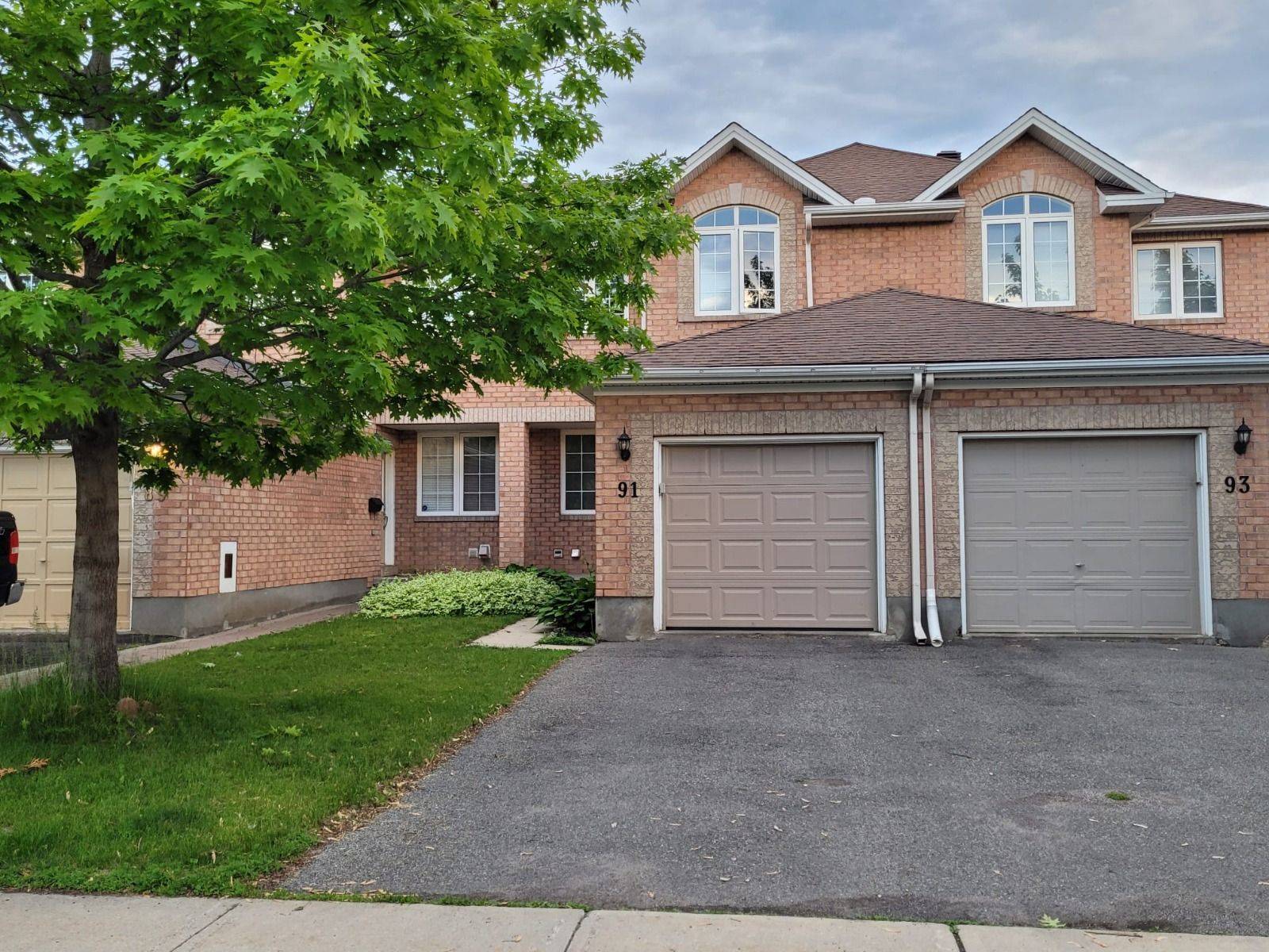 91 Scout ST, Carlington - Central Park, ON K2C 4C9