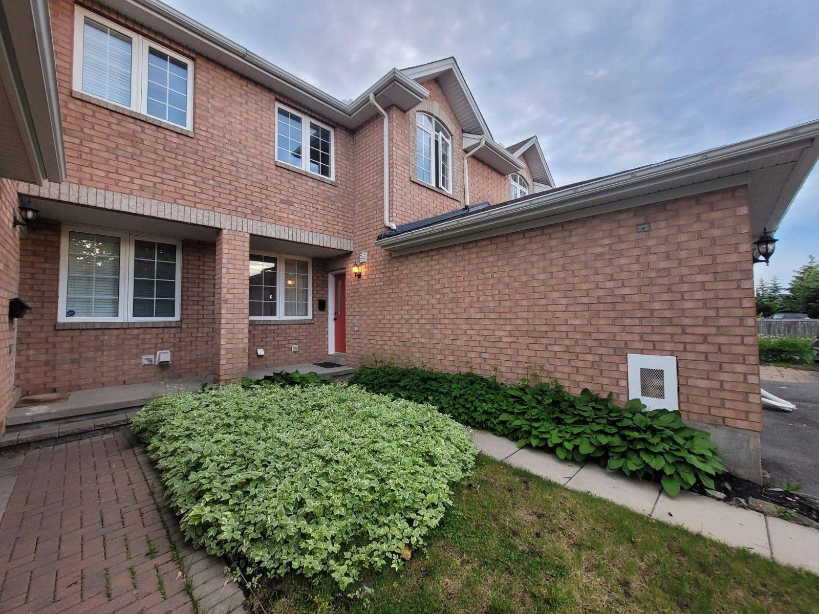 91 Scout ST, Carlington - Central Park, ON K2C 4C9