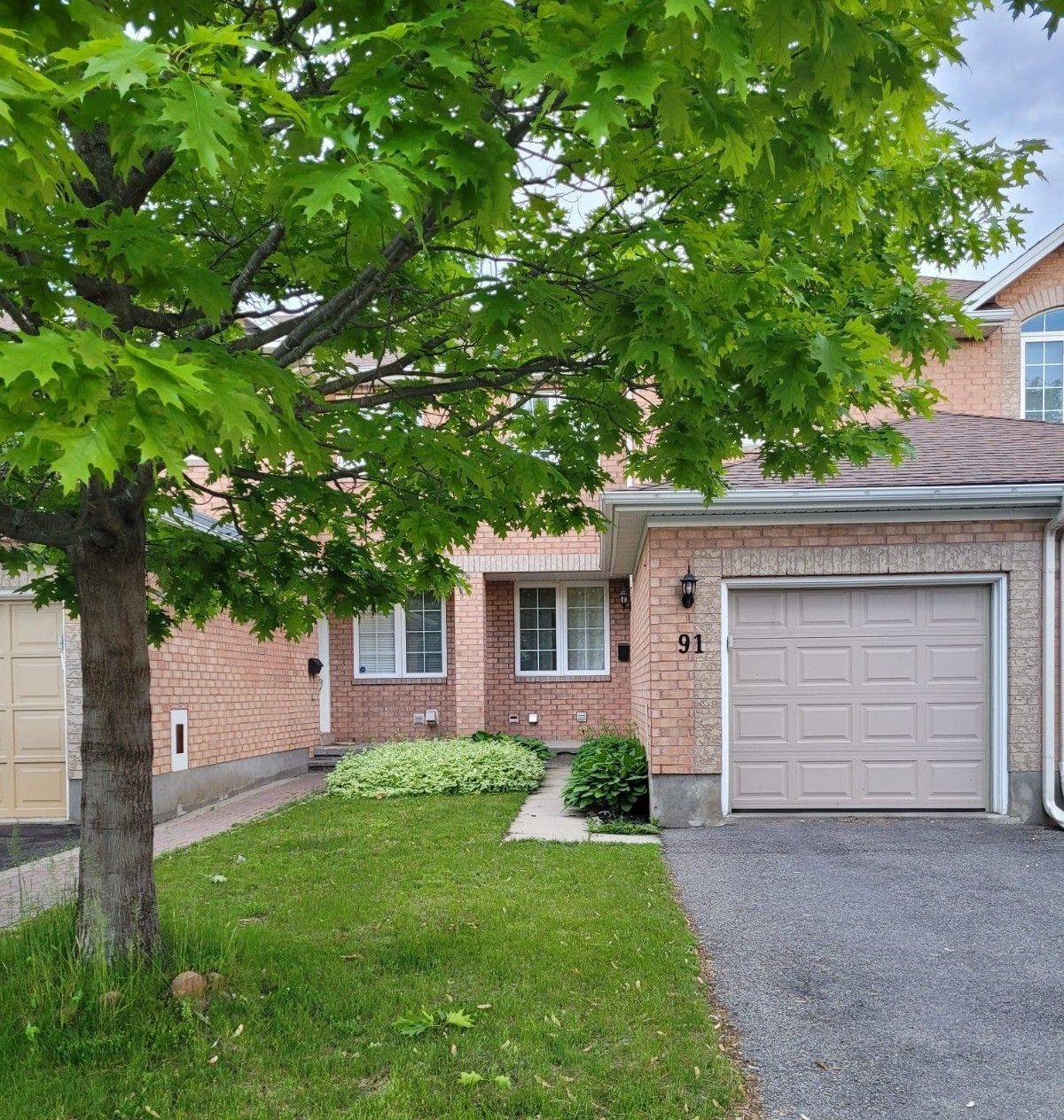 91 Scout ST, Carlington - Central Park, ON K2C 4C9