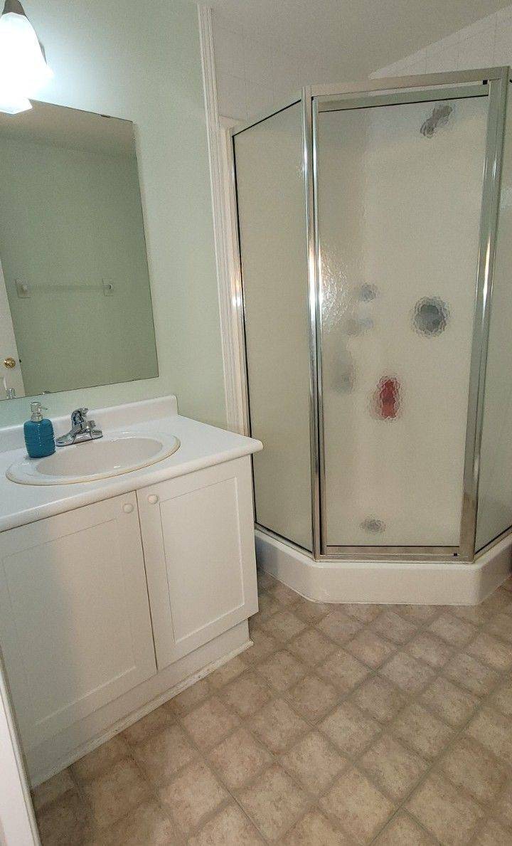 91 Scout ST, Carlington - Central Park, ON K2C 4C9