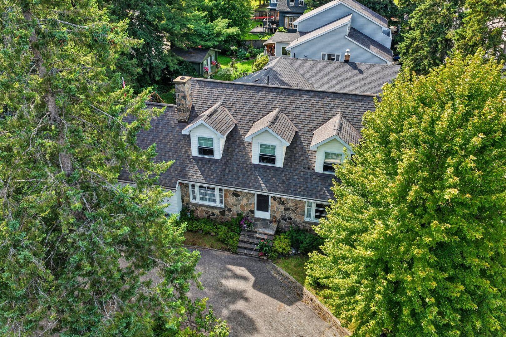 2 Mountview AVE, Huntsville, ON P1H 1G8