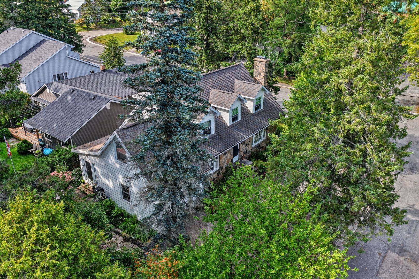 2 Mountview AVE, Huntsville, ON P1H 1G8