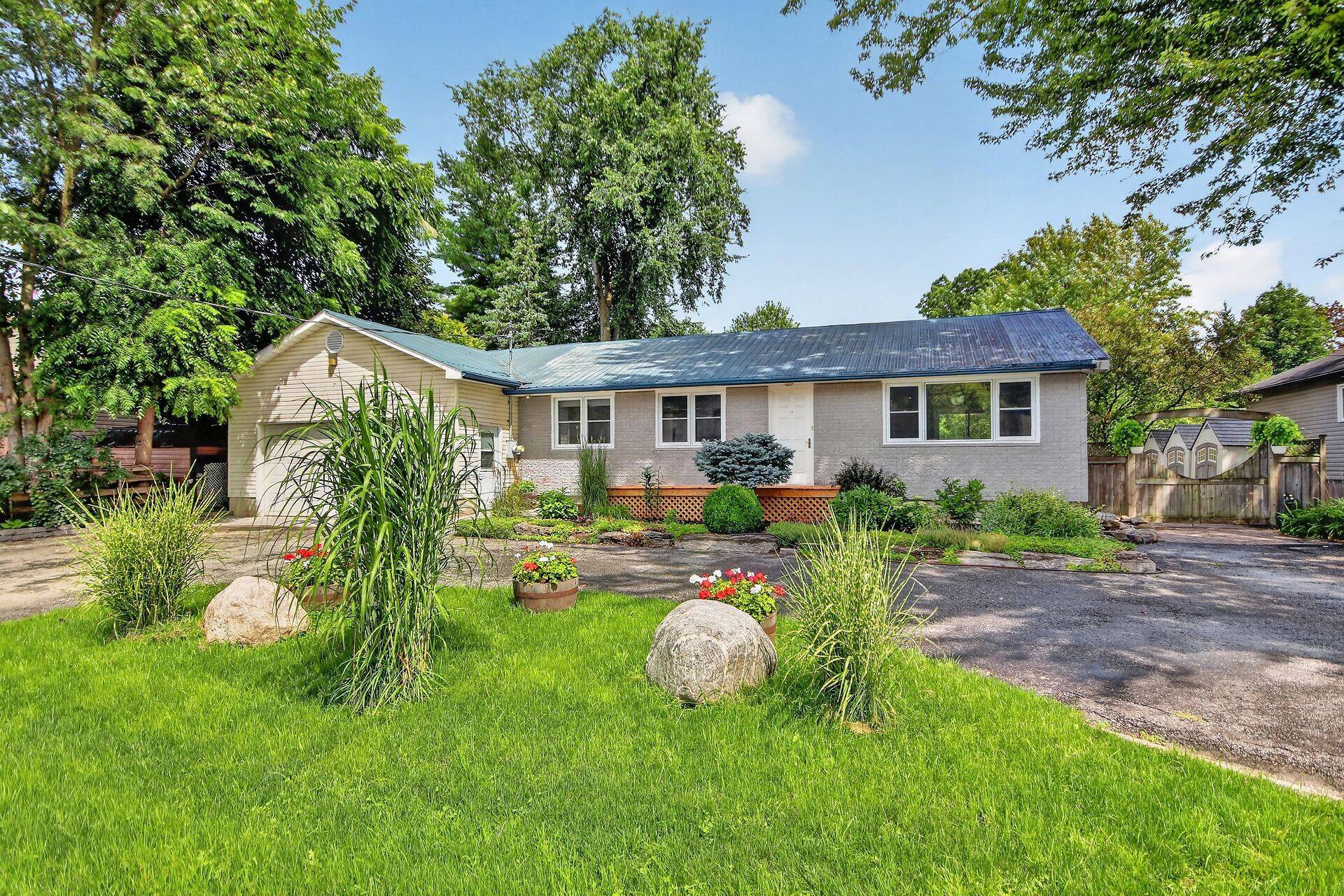 44 Colonel Murray ST, Stittsville - Munster - Richmond, ON K0A 2Z0