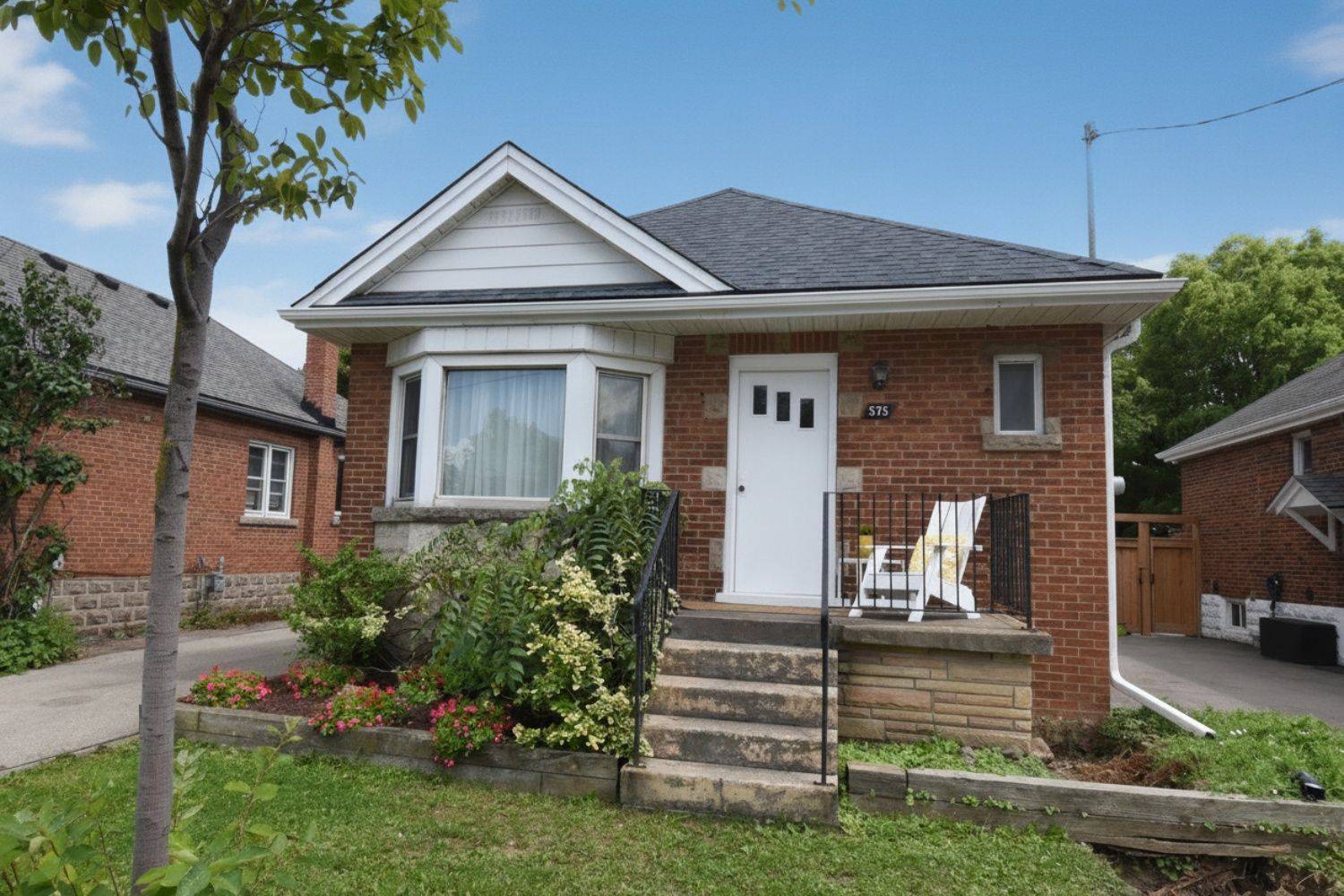 575 Upper Wentworth ST, Hamilton, ON L9A 4V1