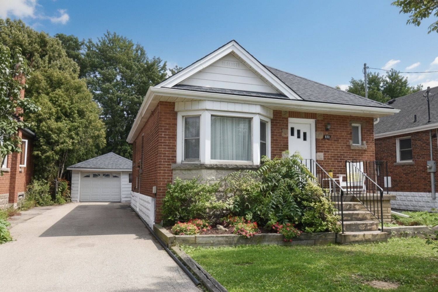 575 Upper Wentworth ST, Hamilton, ON L9A 4V1