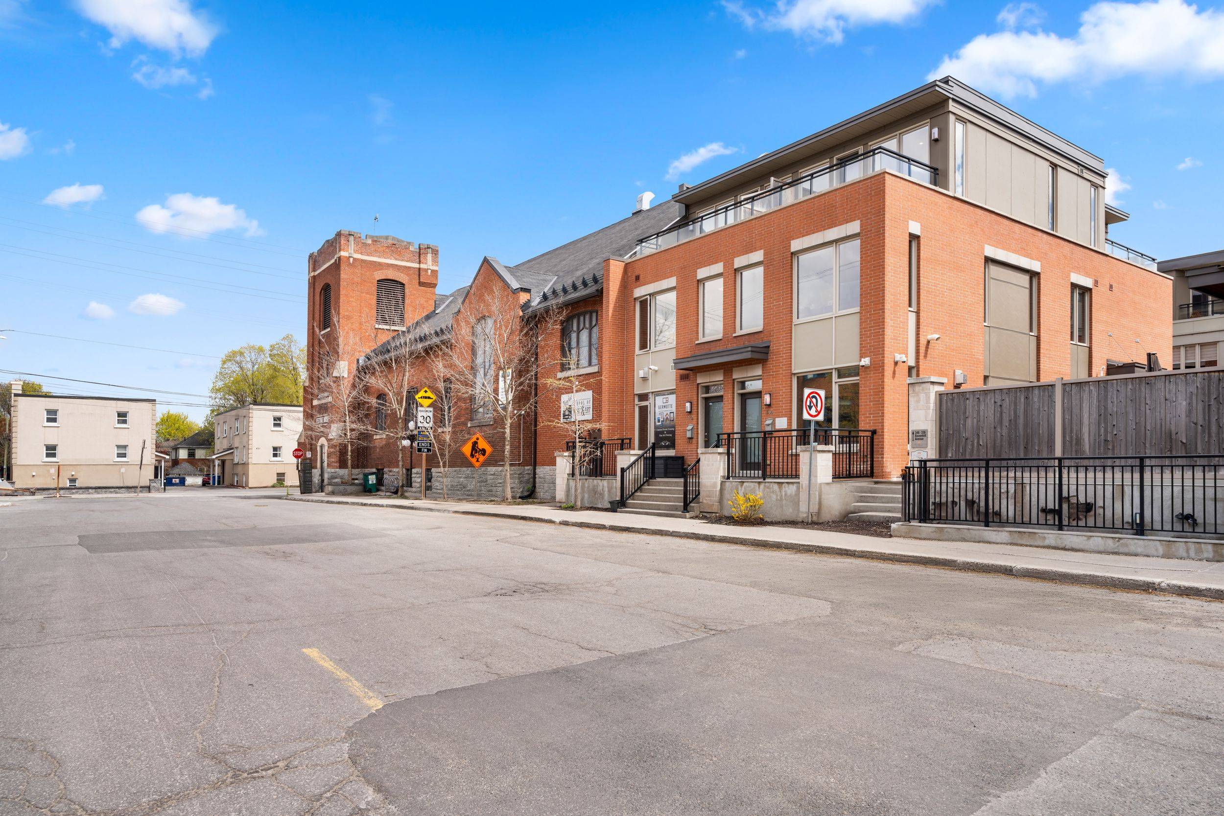 360 Ravenhill AVE E, Carlingwood - Westboro And Area, ON K2A 1S5