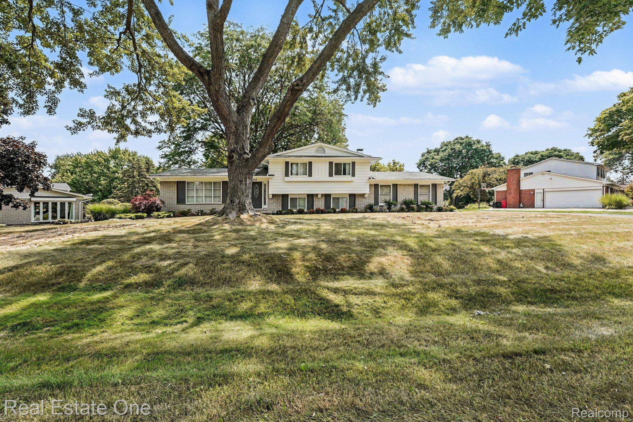 6639 Tamerlane DR, West Bloomfield Charter Township, MI 48322