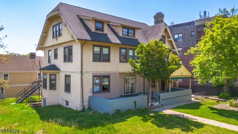 146 S Munn Ave, East Orange City, NJ 07018