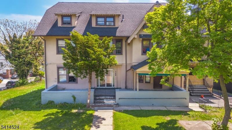 146 S Munn Ave, East Orange City, NJ 07018