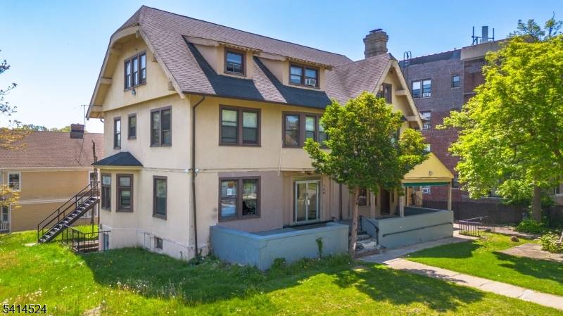 146 S Munn Ave, East Orange City, NJ 07018