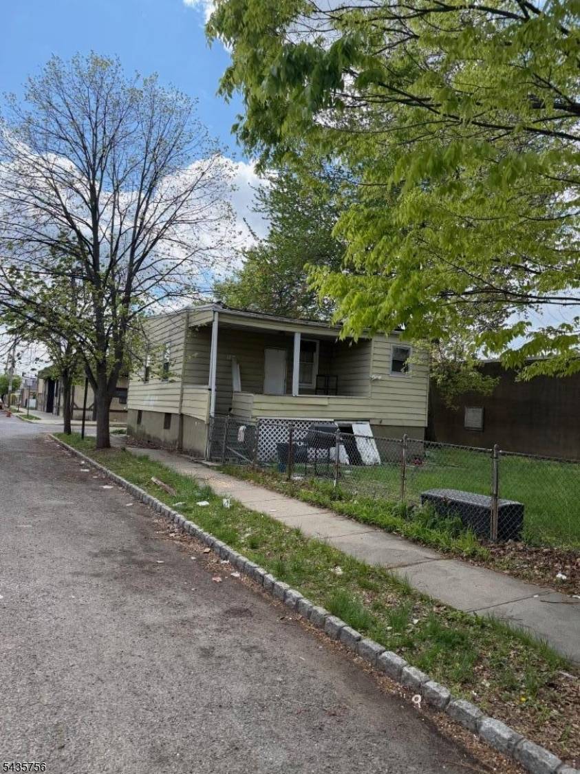 37-39 Columbus St, Bloomfield Twp., NJ 07003