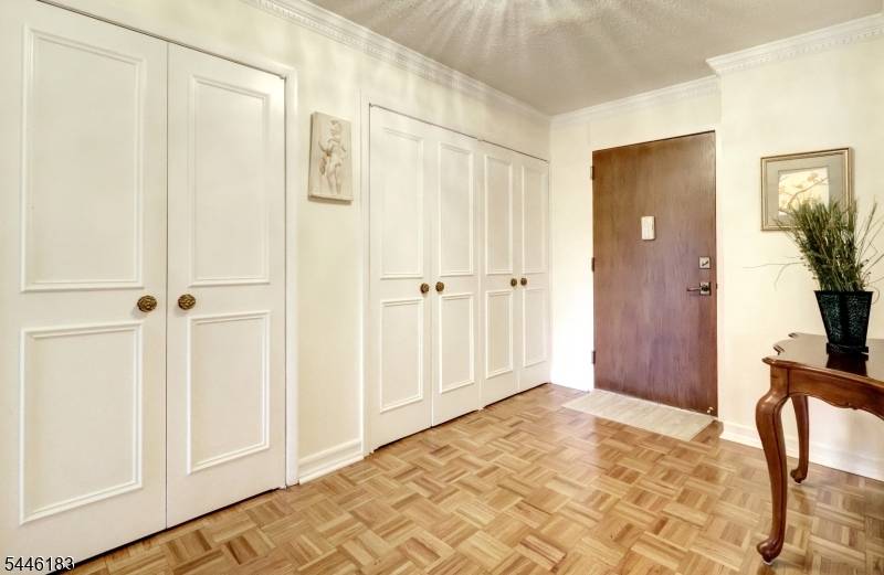 2 Claridge Dr. 1BW, Verona Twp., NJ 07044