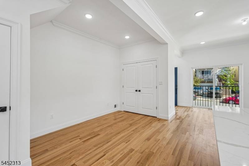 29-31 S 2Nd St, Elizabeth City, NJ 07206