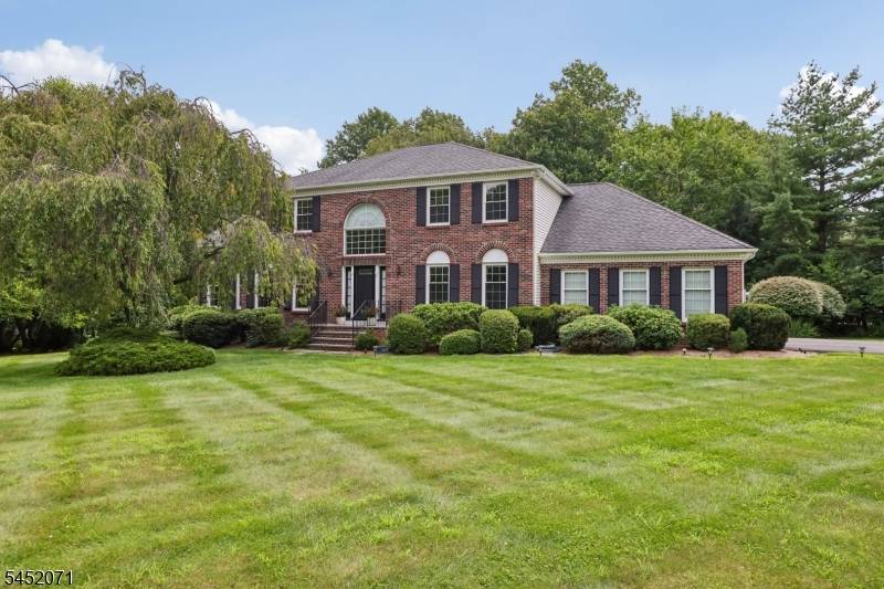 2 Stratford Dr, Randolph Twp., NJ 07869