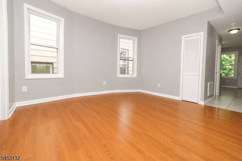 143 Pearsall Ave, Jersey City, NJ 07305