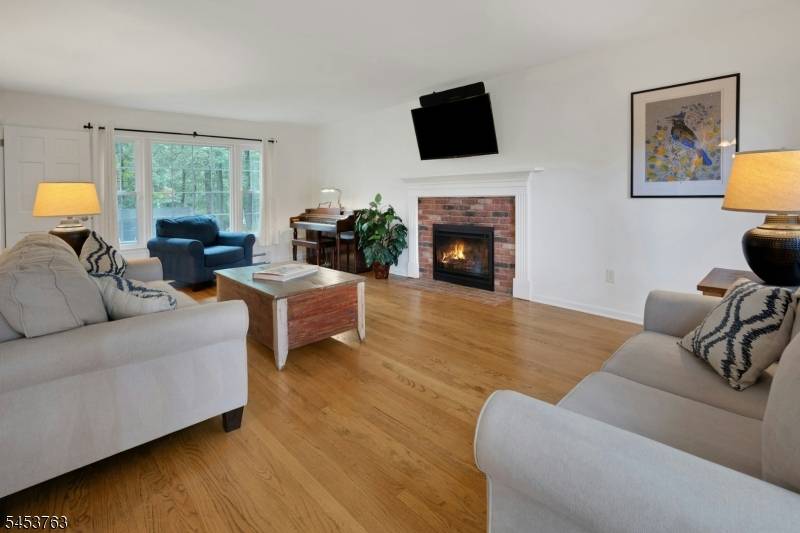12 Mountain View Dr, Chester Twp., NJ 07930