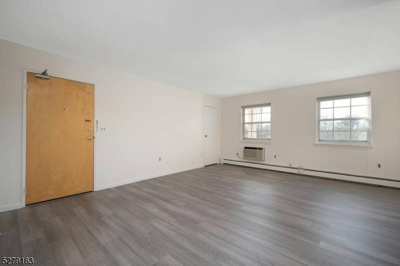 80 E Main St #6, Mendham Boro, NJ 07945