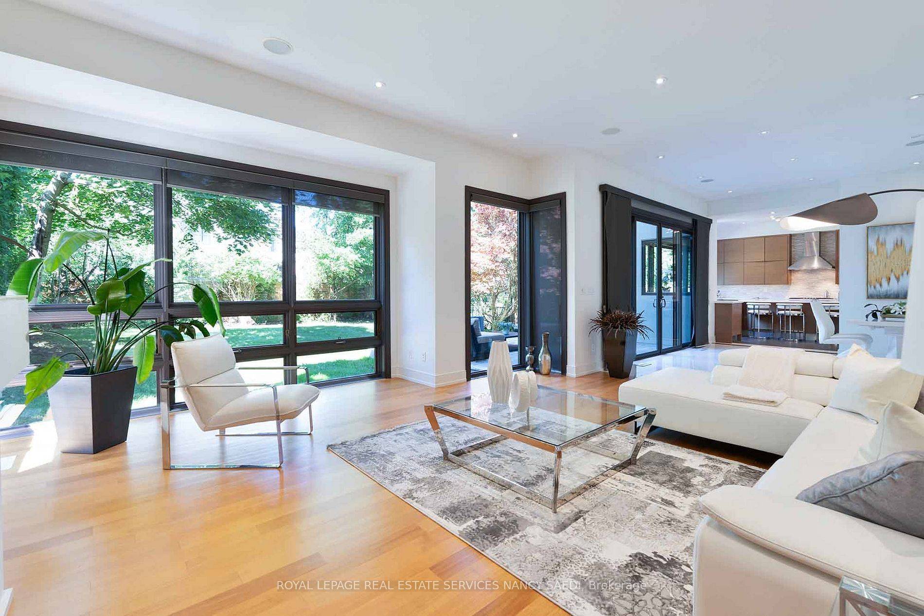 12 York RD, Toronto C12, ON M2L 1H5