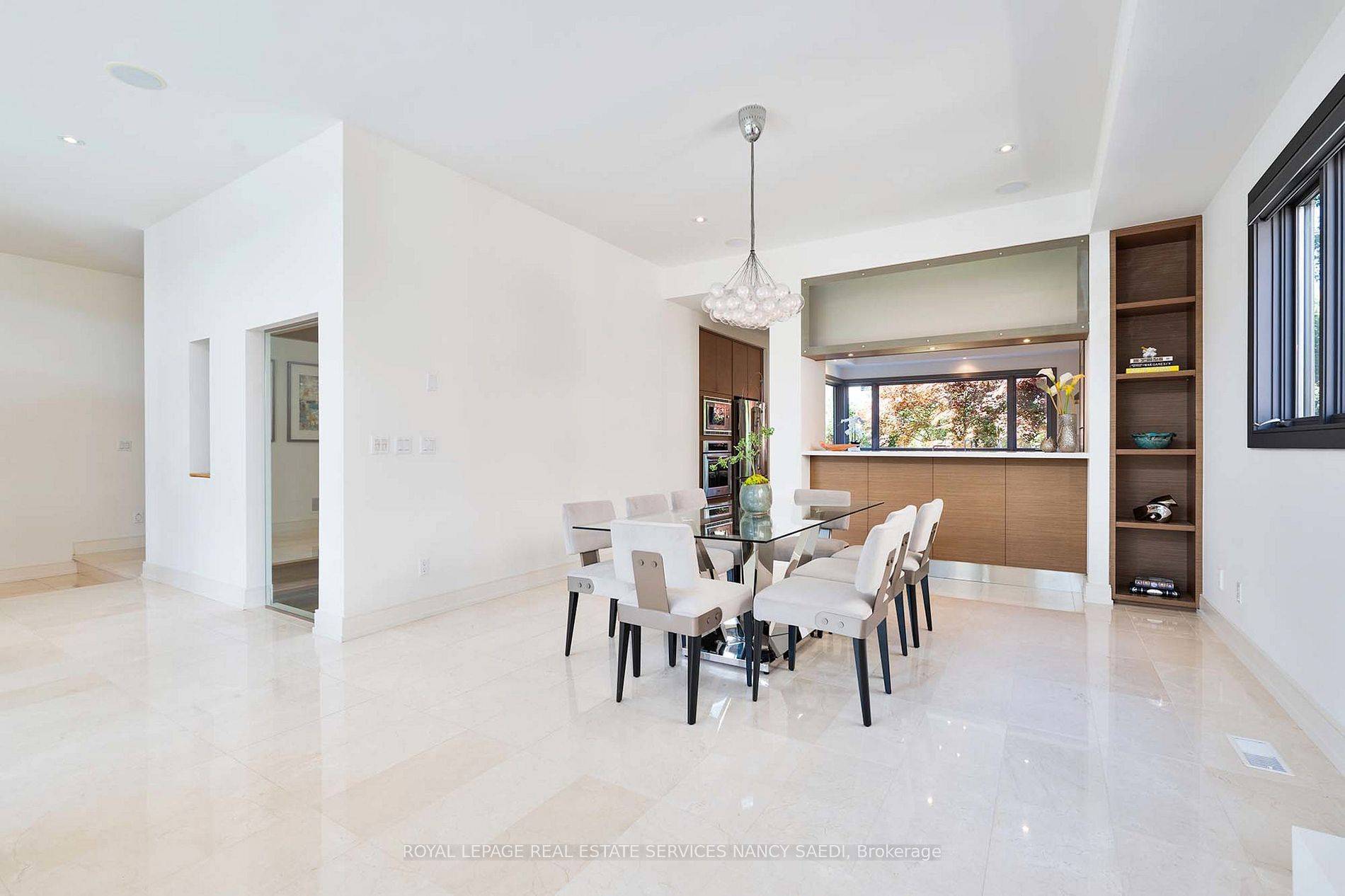 12 York RD, Toronto C12, ON M2L 1H5
