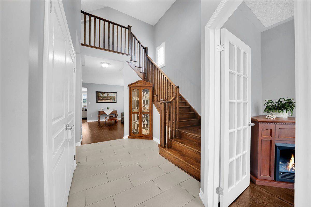 55 Sydie LN, New Tecumseth, ON L0G 1W0