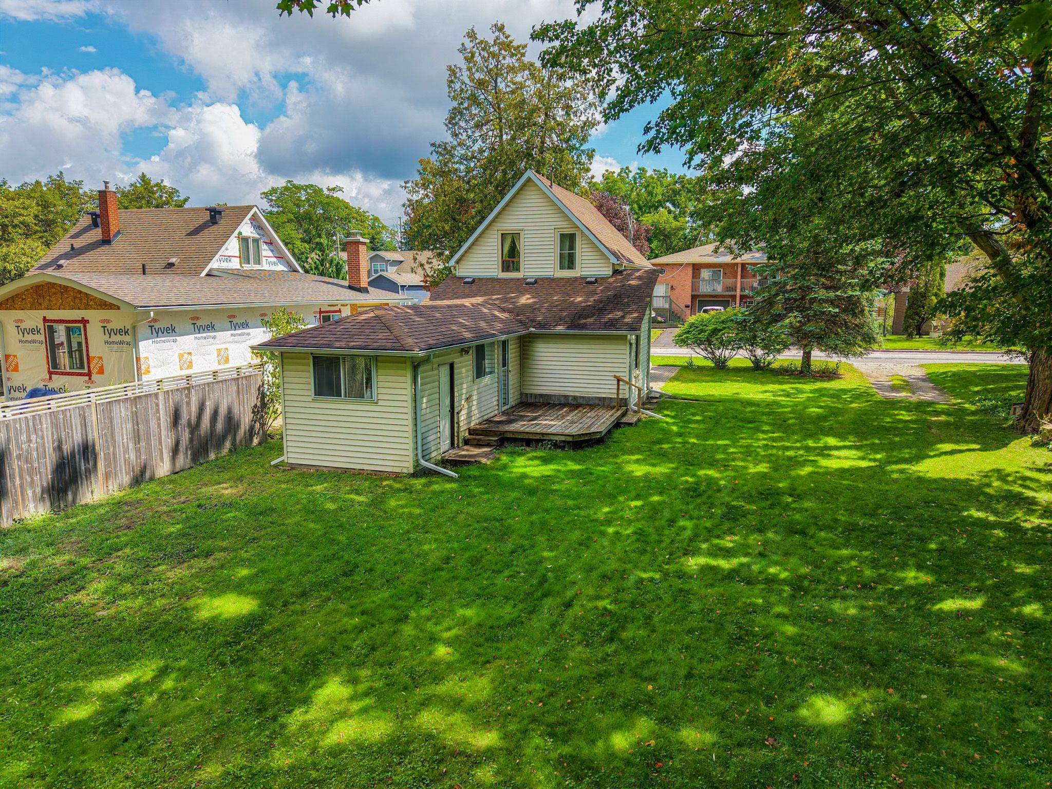 40 Marcus ST, Barrie, ON L4N 3L8