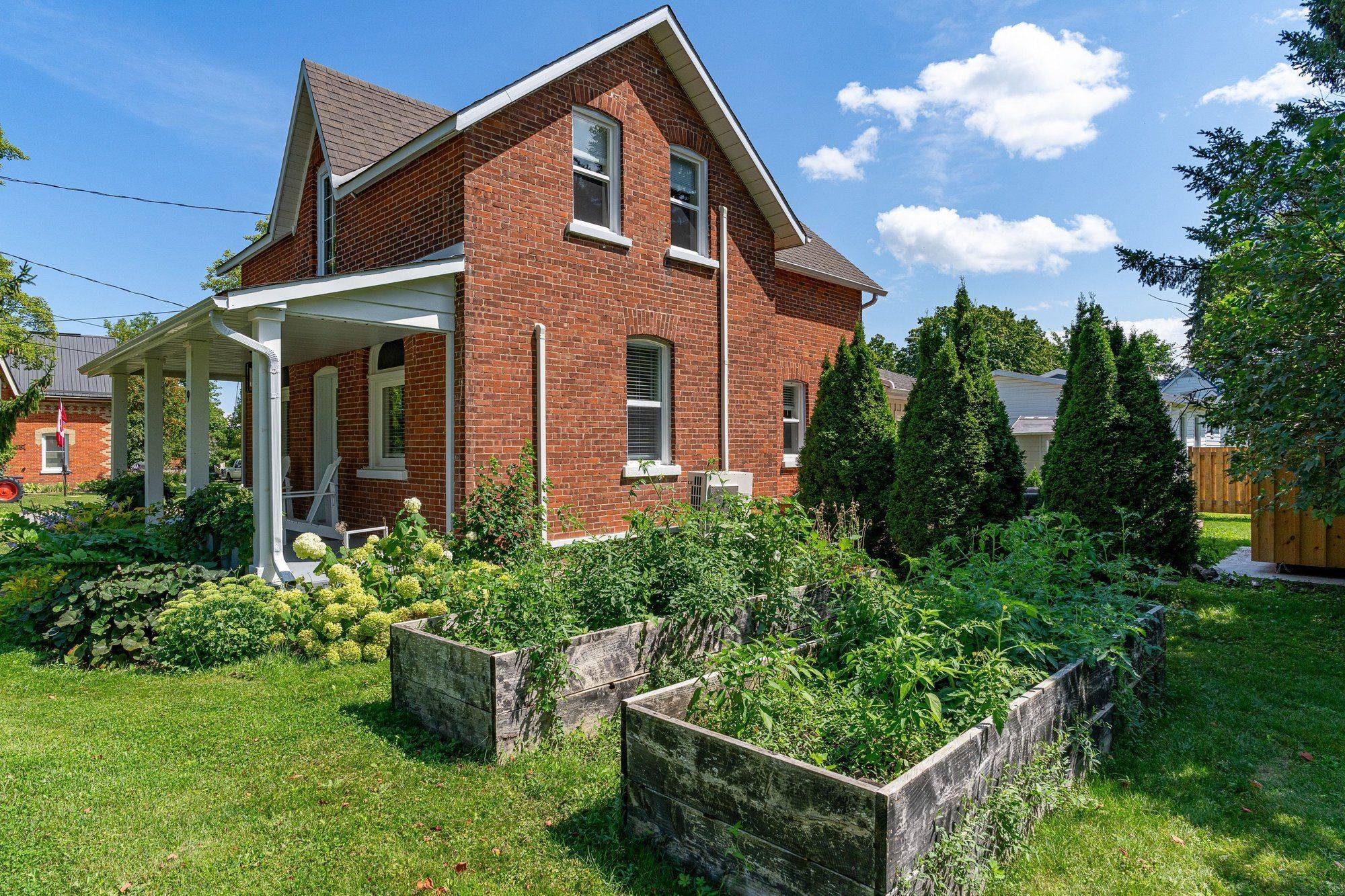 9 Wellington ST E, Clearview, ON L0M 1G0