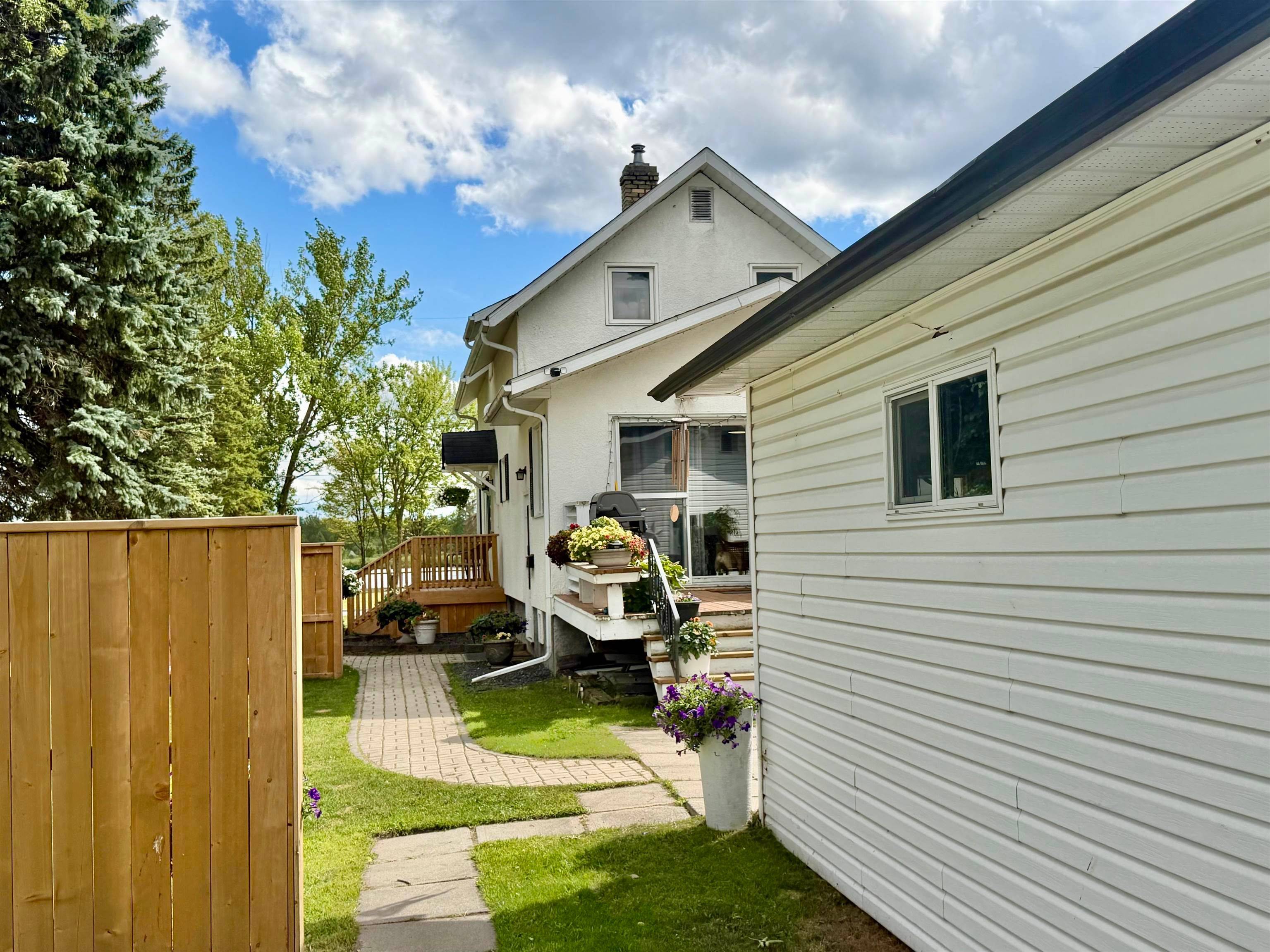 301 Butler AVE, Fort Frances, ON P9A 2N8