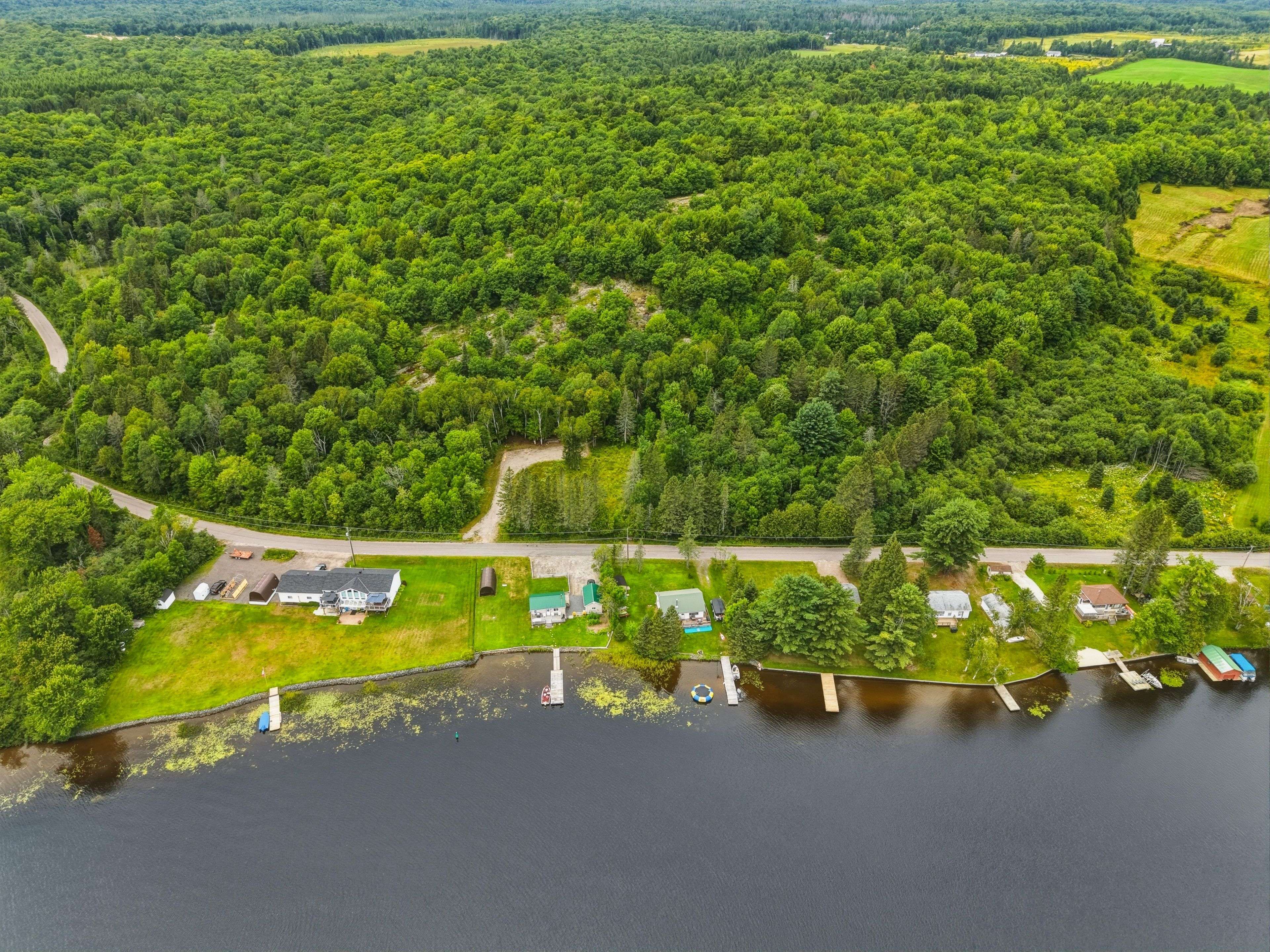 106 Golf Course RD, Magnetawan, ON P0A 1P0