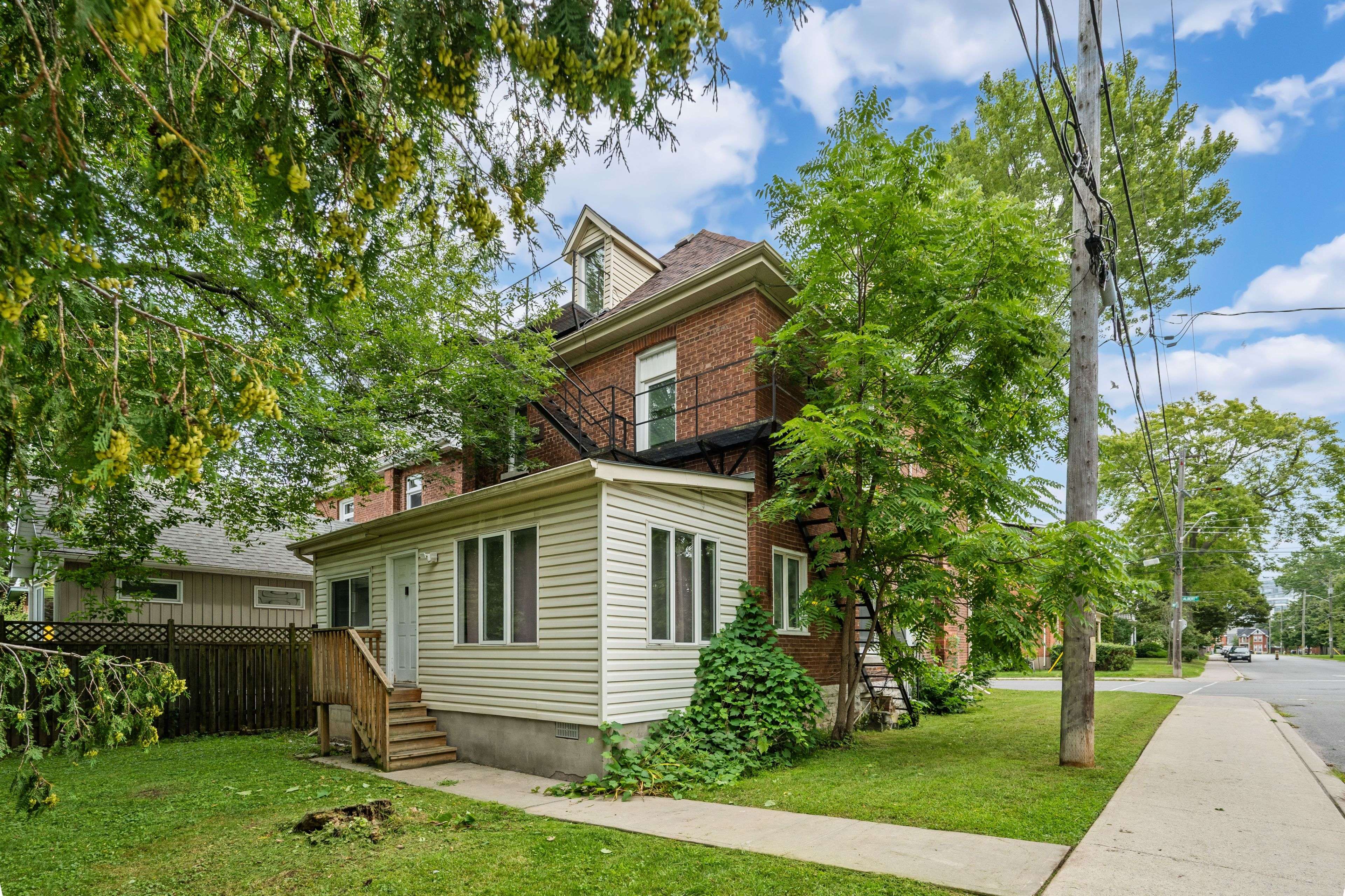 408 Albert ST, Kingston, ON K7L 3W3