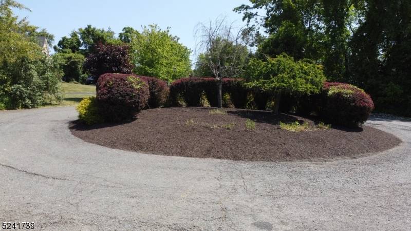 4 Sturbridge Ct, Lebanon Twp., NJ 08826