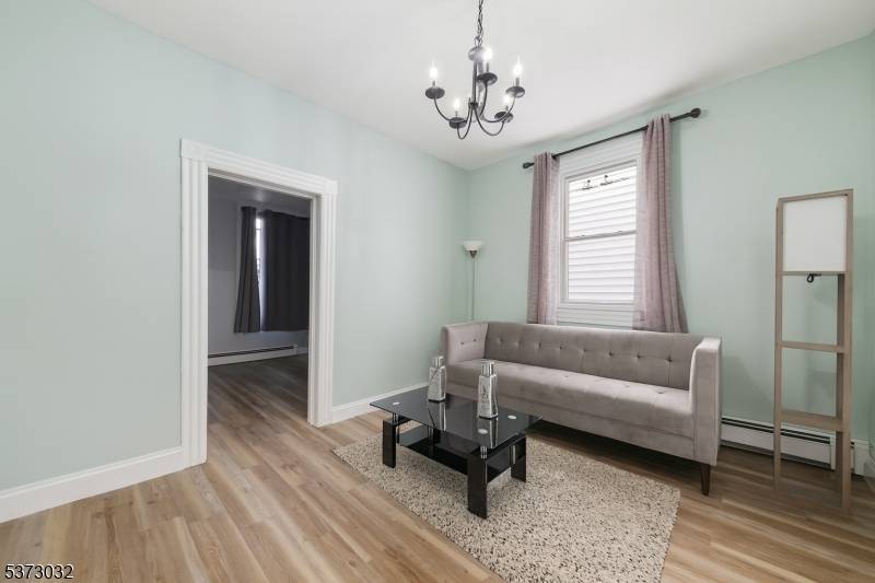297 W Runyon St, Newark City, NJ 07108