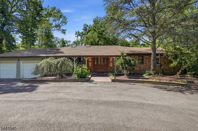 109 Fresh Ponds Rd, South Brunswick Twp., NJ 08831