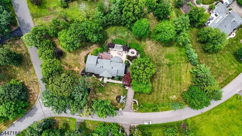 10 Berkshire Dr, Warren Twp., NJ 07059