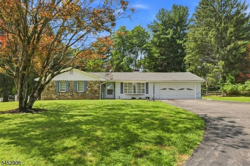 7 Brantwood Ter, Mansfield Twp., NJ 07840