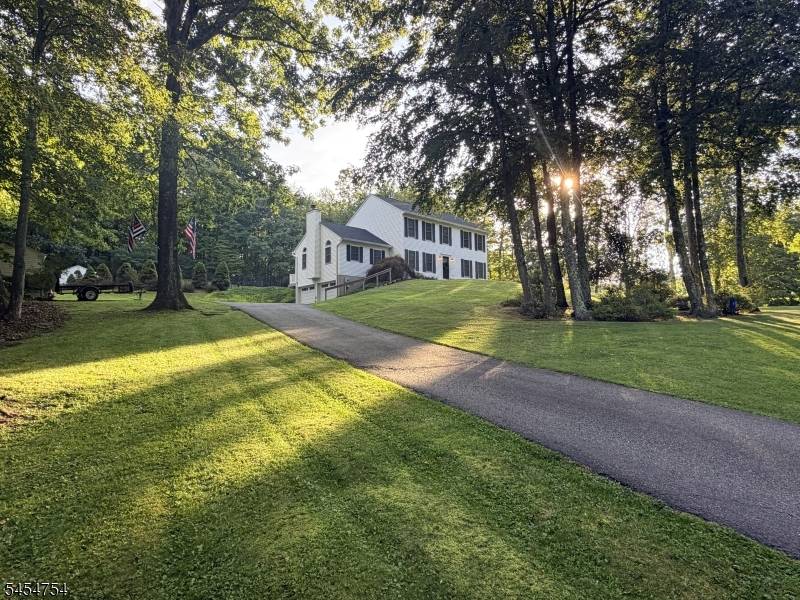 7 Ike Williams Rd, Hampton Twp., NJ 07860