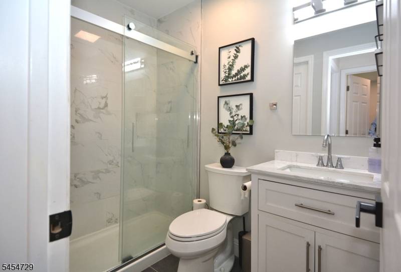 816 Spruce Hills Dr #816, Glen Gardner Boro, NJ 08826