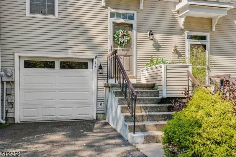 17 Rushmore Ln, Allamuchy Twp., NJ 07840