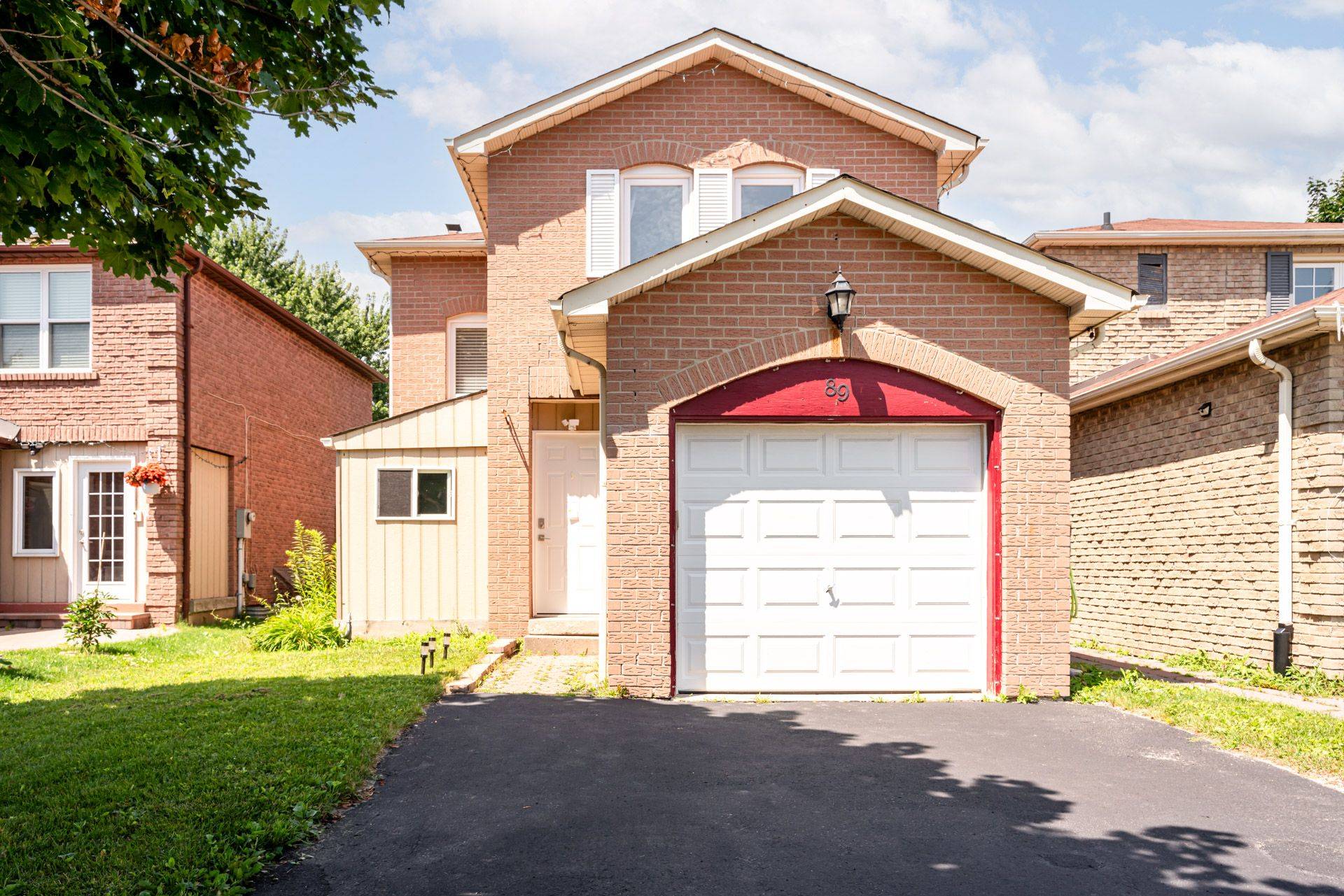 89 Chatfield DR, Ajax, ON L1T 2J4