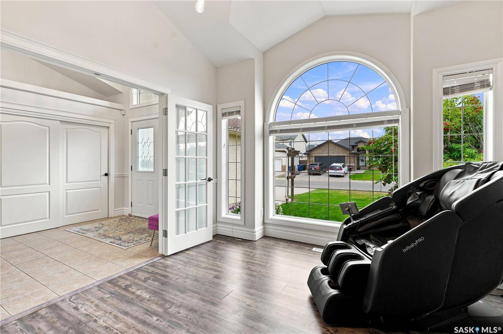 102 Brookdale CRESCENT, Saskatoon, SK S7V 1K5
