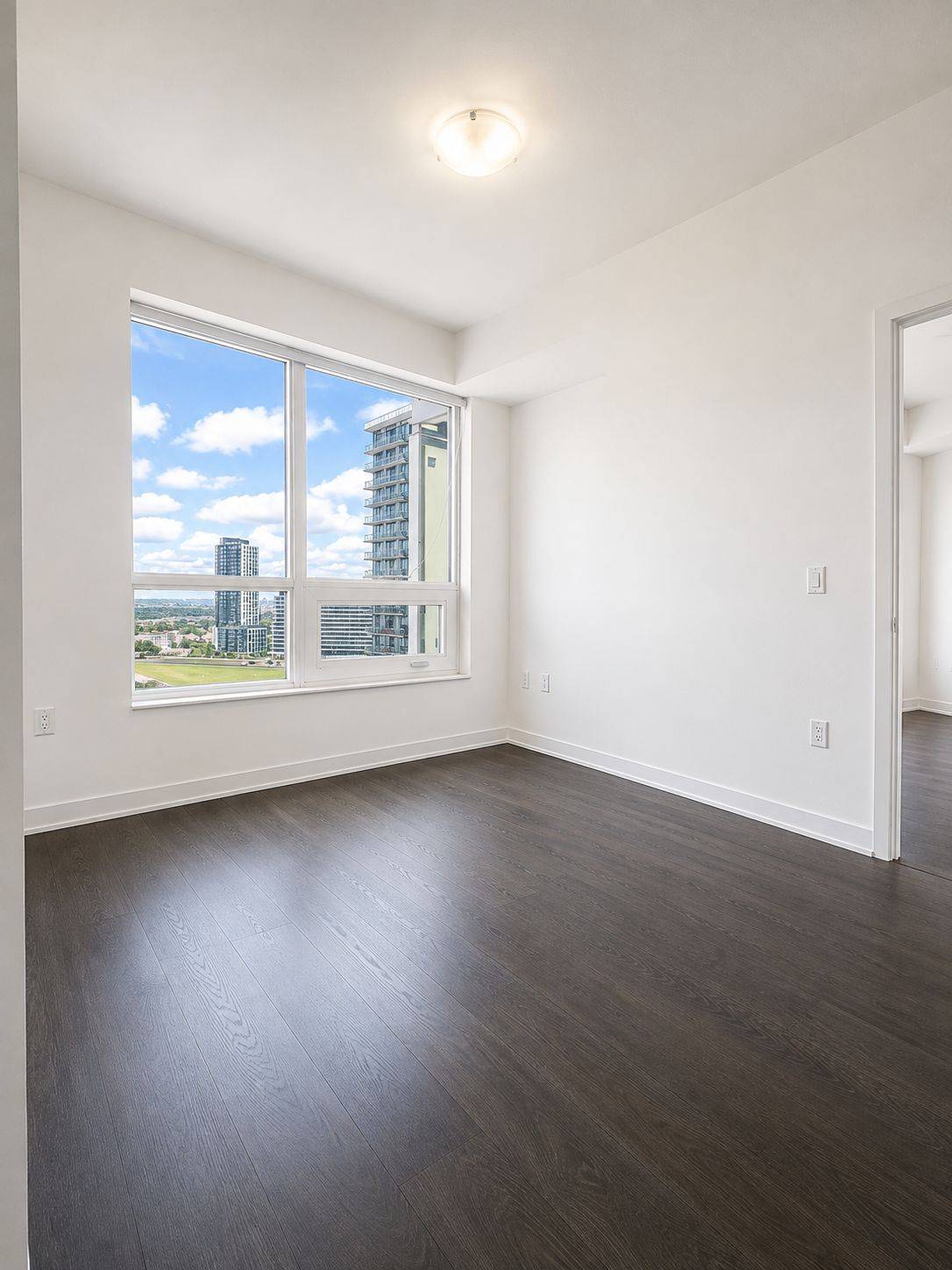4699 glen erin DR #1201, Mississauga, ON L5N 3L3