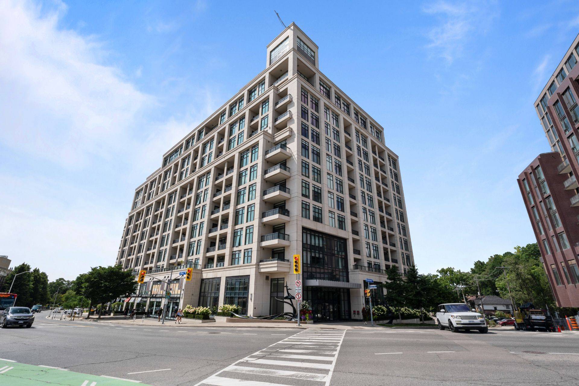 1 Old Mill DR #107, Toronto W01, ON M6S 0A1