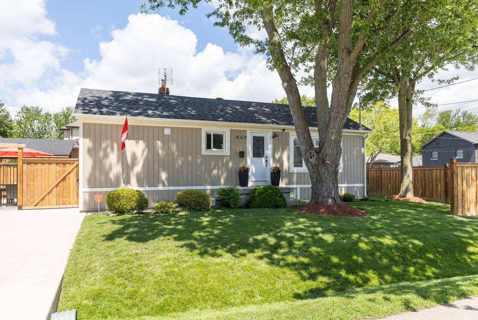869 First ST, Mississauga, ON L5E 1A6