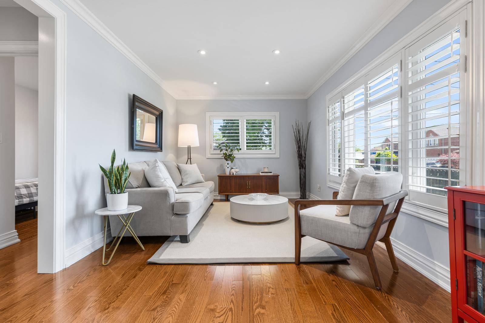 869 First ST, Mississauga, ON L5E 1A6