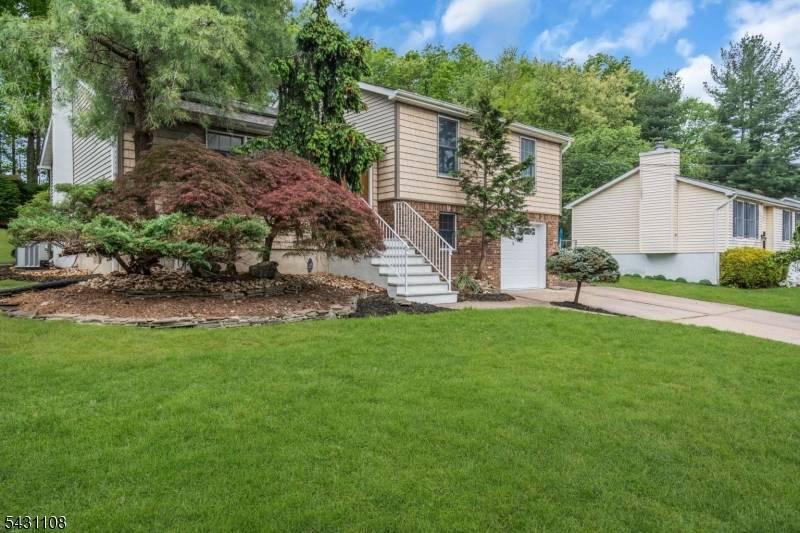 66 Dayton Rd, Jamesburg Boro, NJ 08831