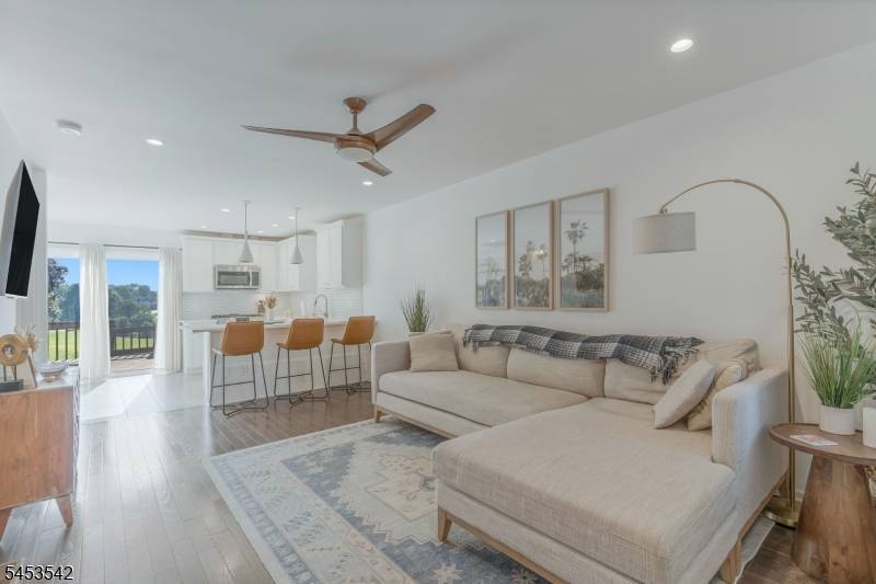 416 Willow Ct, Raritan Twp., NJ 08822