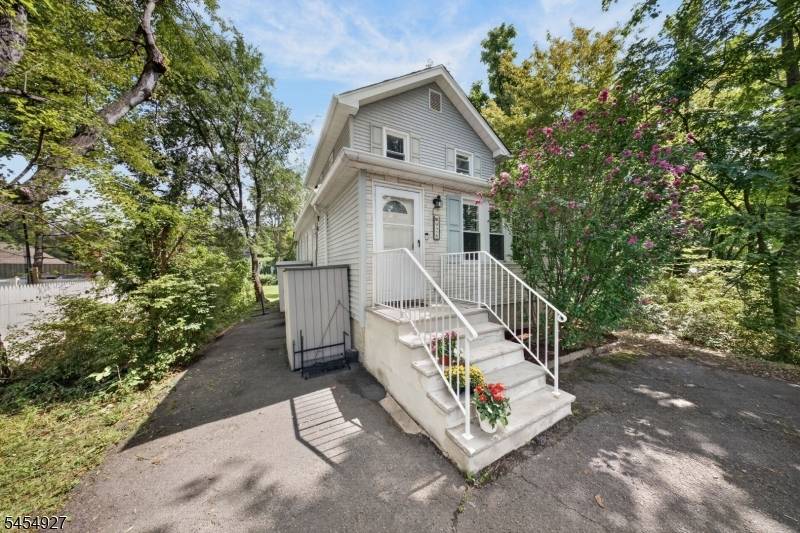 926 N Washington Ave, Green Brook Twp., NJ 08812