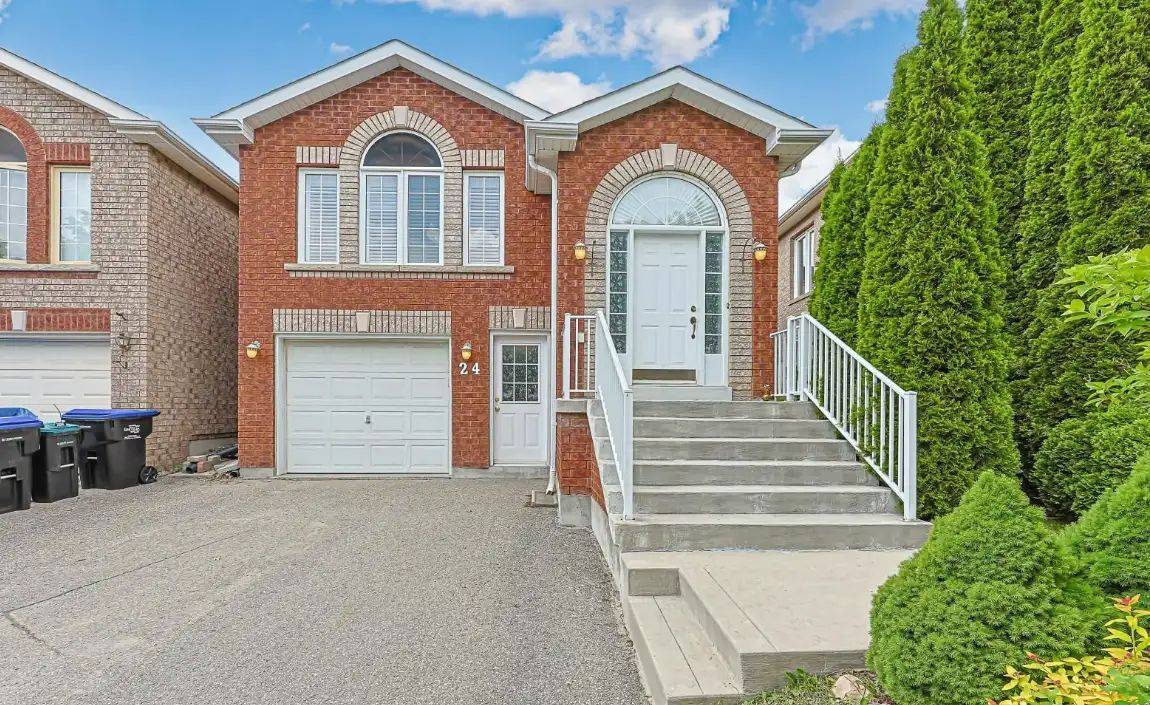 24 Smith ST, Bradford West Gwillimbury, ON L3Z 3C9
