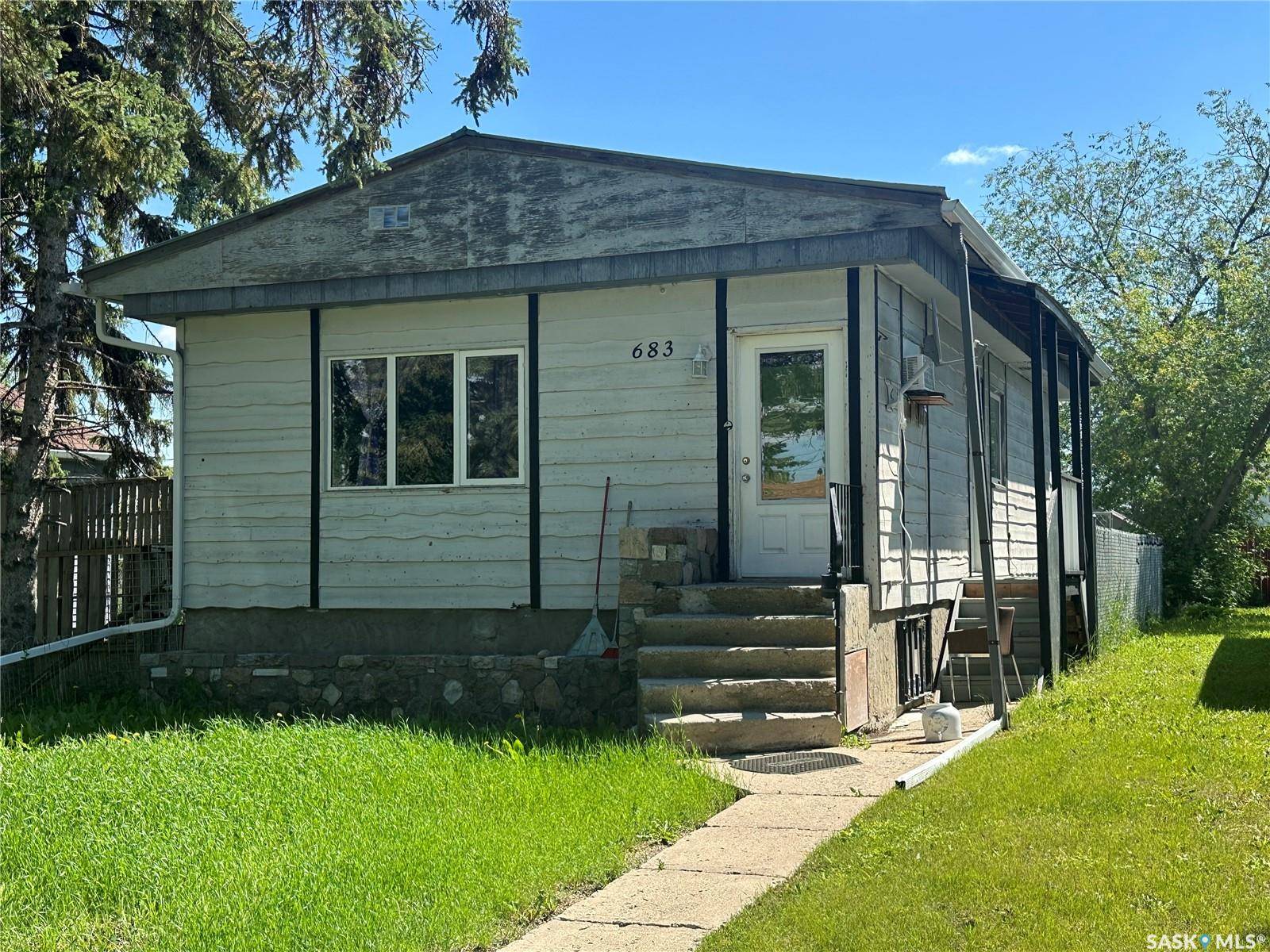 683 Athol STREET, Regina, SK S4T 3B1