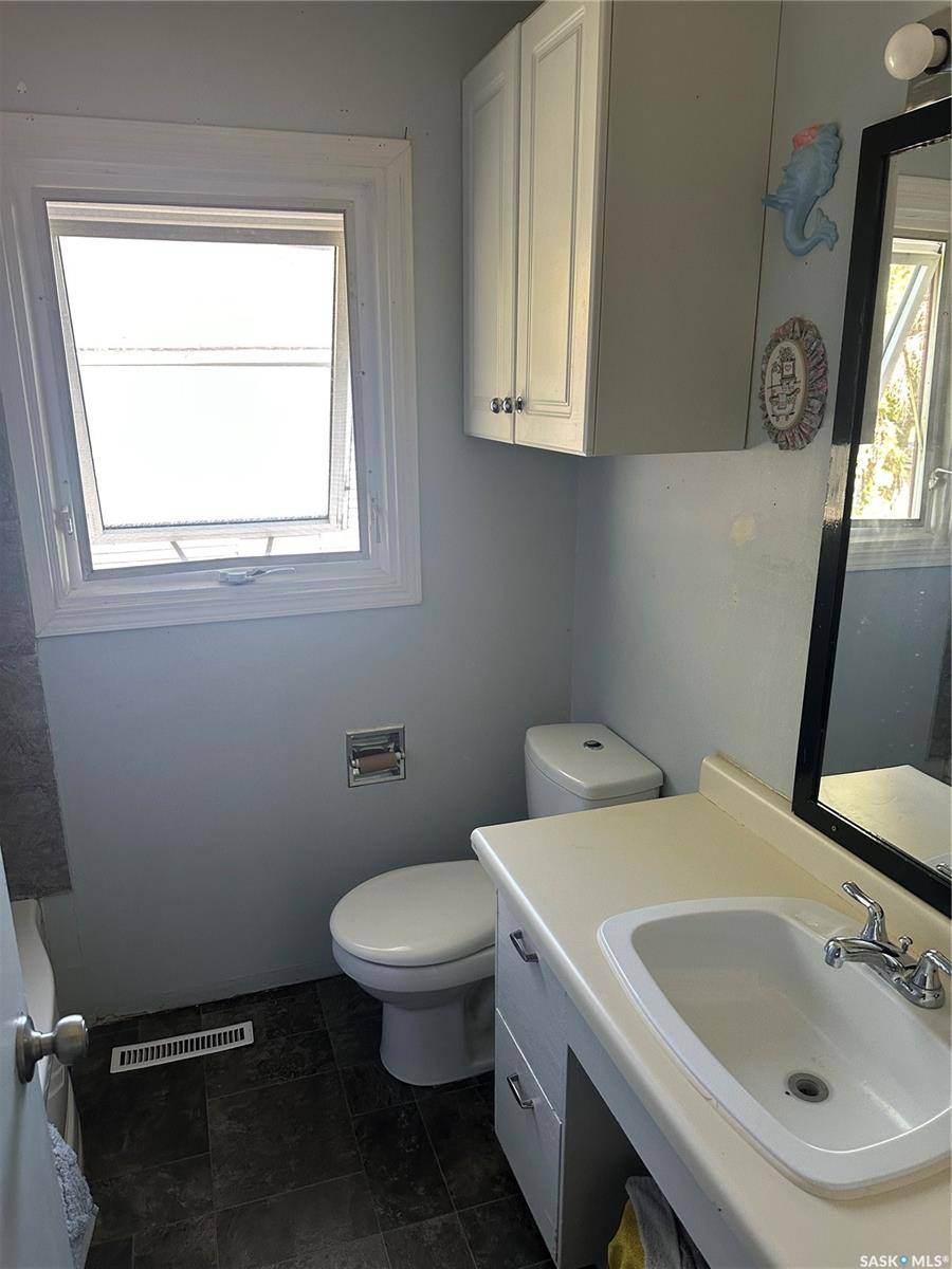 683 Athol STREET, Regina, SK S4T 3B1