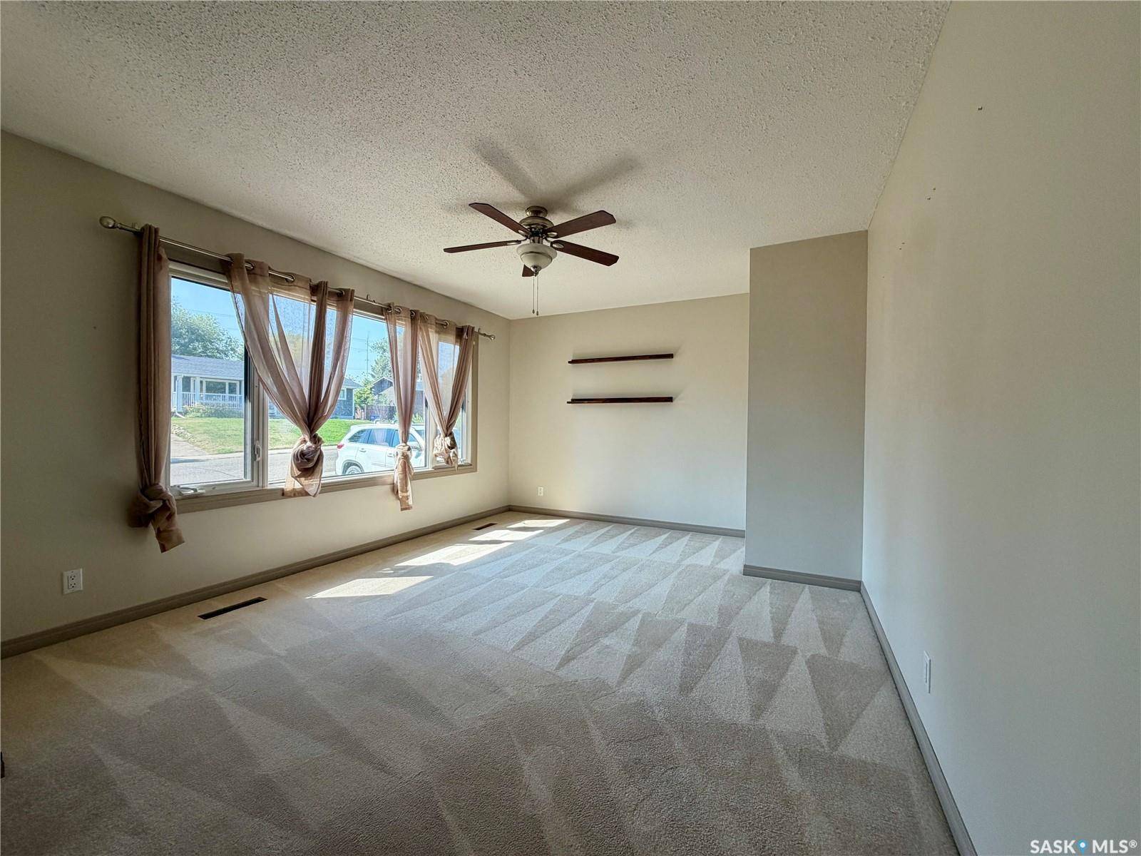 97 Burke CRESCENT, Swift Current, SK S9H 4E4